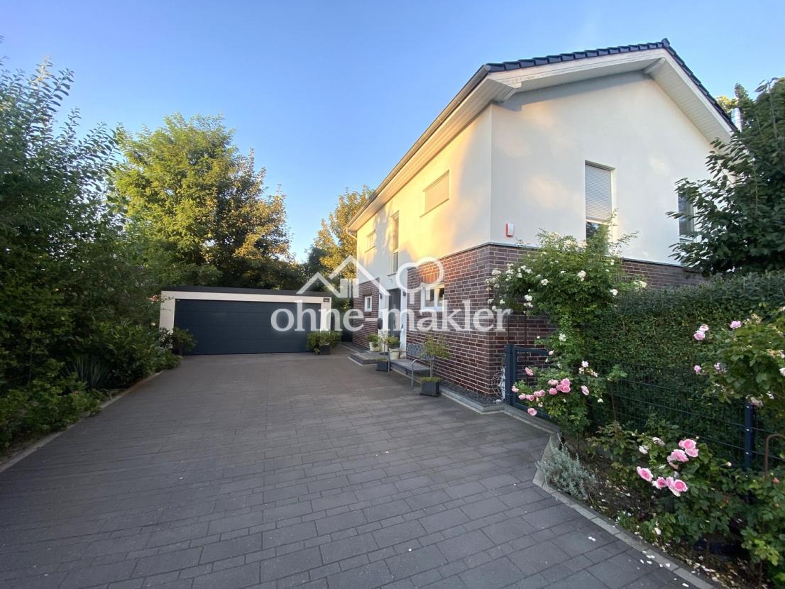 Eingangsbereich mit Garage