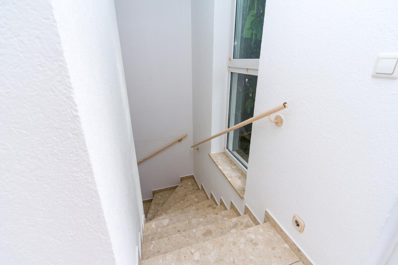 Treppenabgang zur Einliegerwohnung