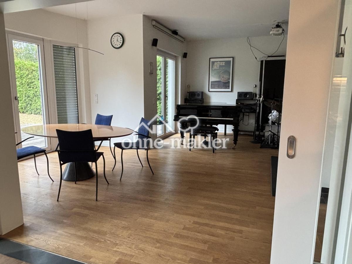 Wohnzimmer EG Blick von Küche