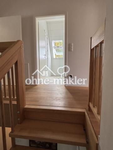 Flur_OG_Duschbad_von_Treppe