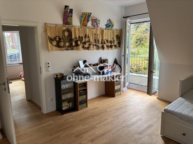 "Kind2"_Blick_Kind1+Balkon