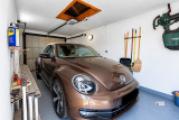 Große Garage mit Funkantrieb