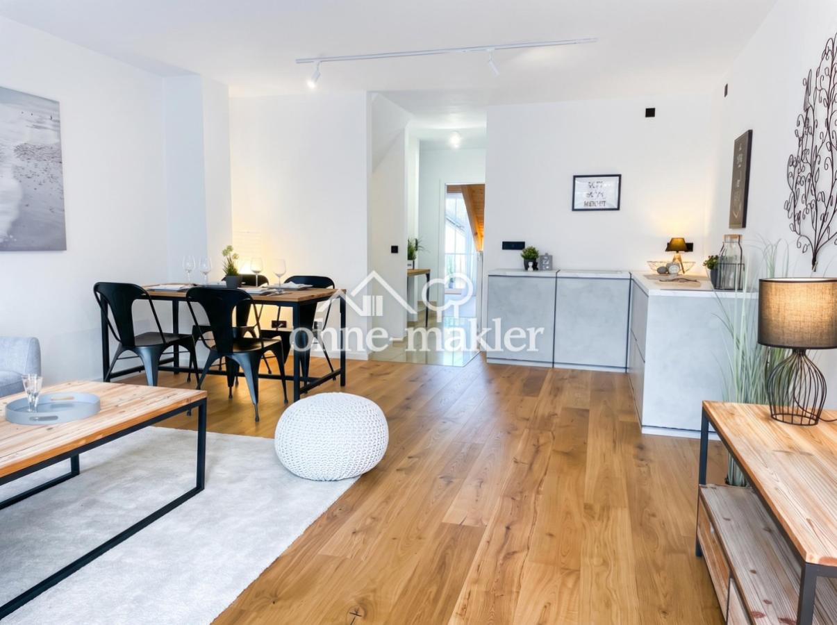 Wohnzimmer / Esszimmer