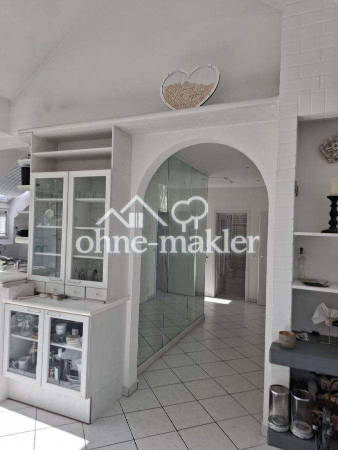 Blick vom Wohnzimmer in den Fl