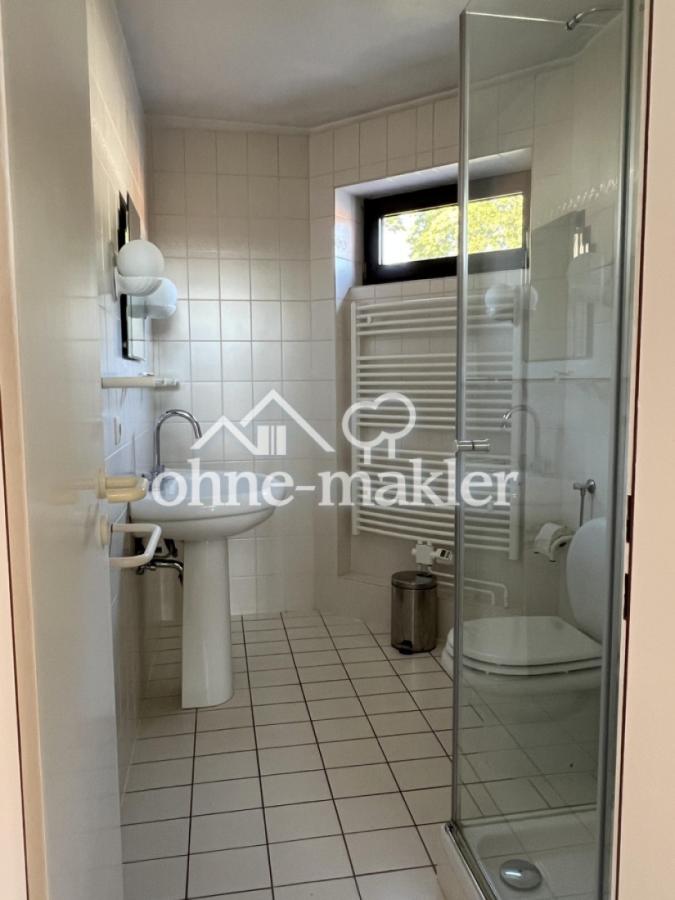 Erstes Bad mit Dusche