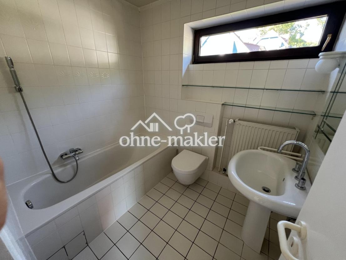 Zweites Bad mit Badewanne 