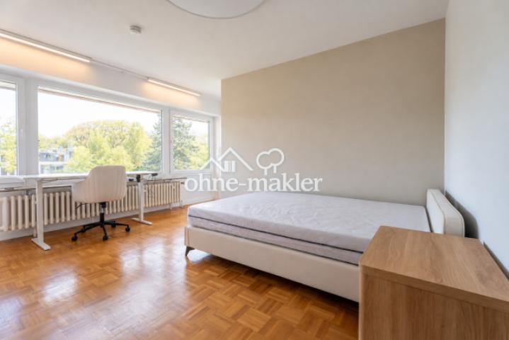 WG-Zimmer mit Balkonzugang