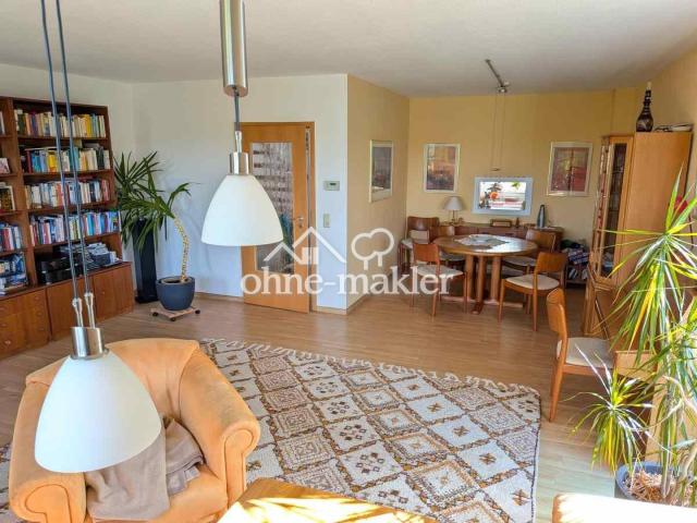 Wohnzimmer / Essbereich (EG)