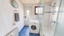 WE 1: Duschbad mit Fenster