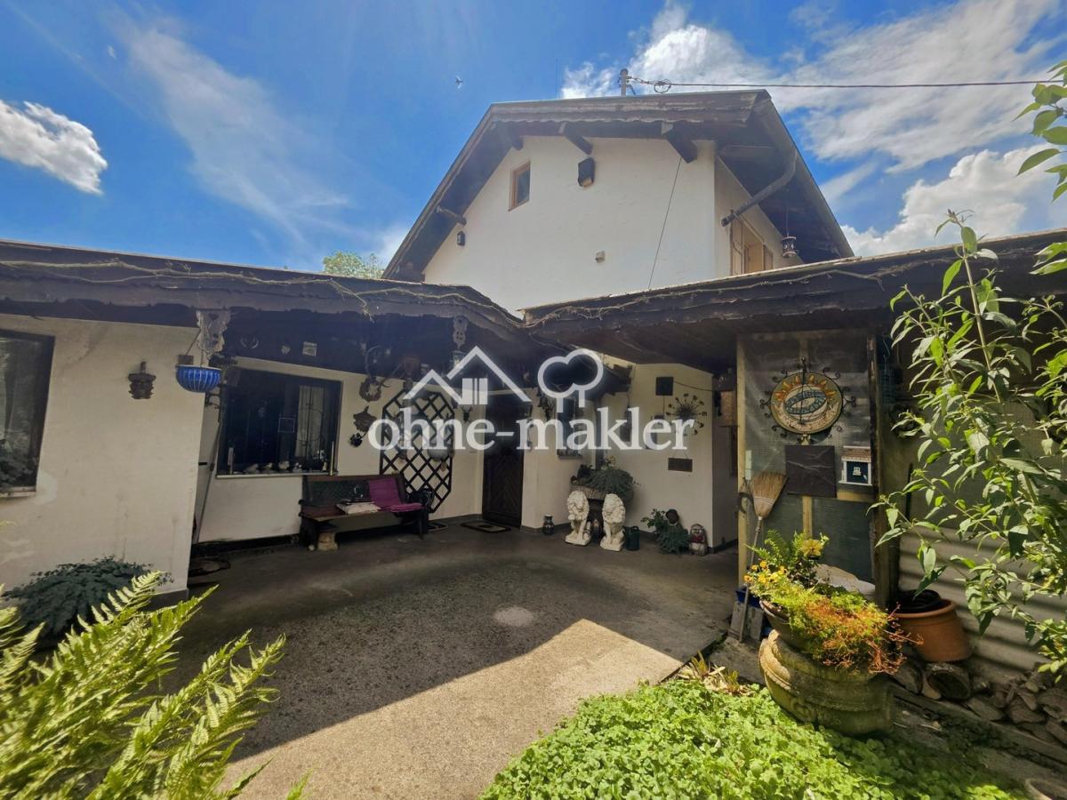 Eingang Wohnung EG Carport