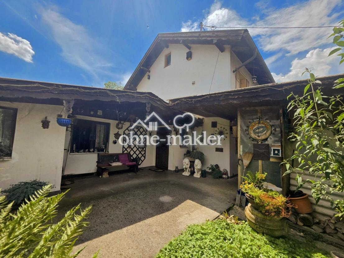 Eingang Wohnung EG Carport