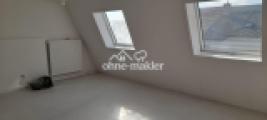 Dachgeschosswohnung mit Bad