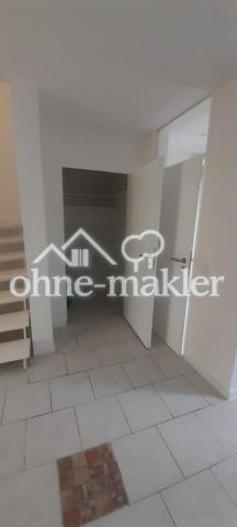 Hausgang EG mit Abstellkammer