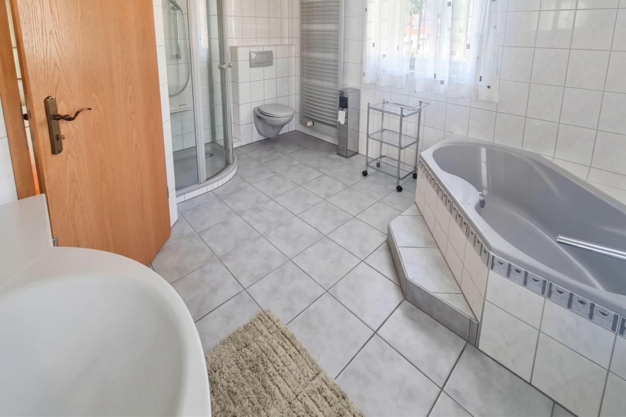 Badezimmer OG (6) (1)
