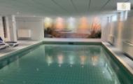 Schwimmbad im Hauptgebäude 