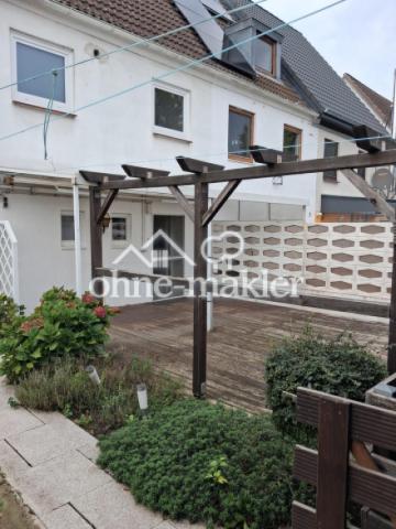 Hauptterasse mit Garten