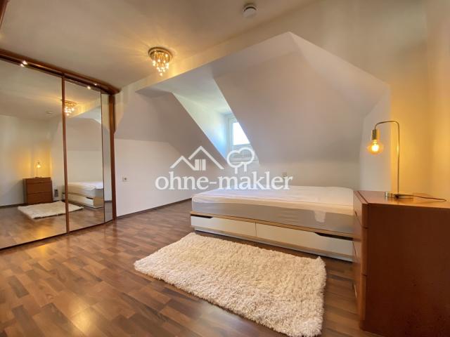 Schlafzimmer mit Einbauschrank