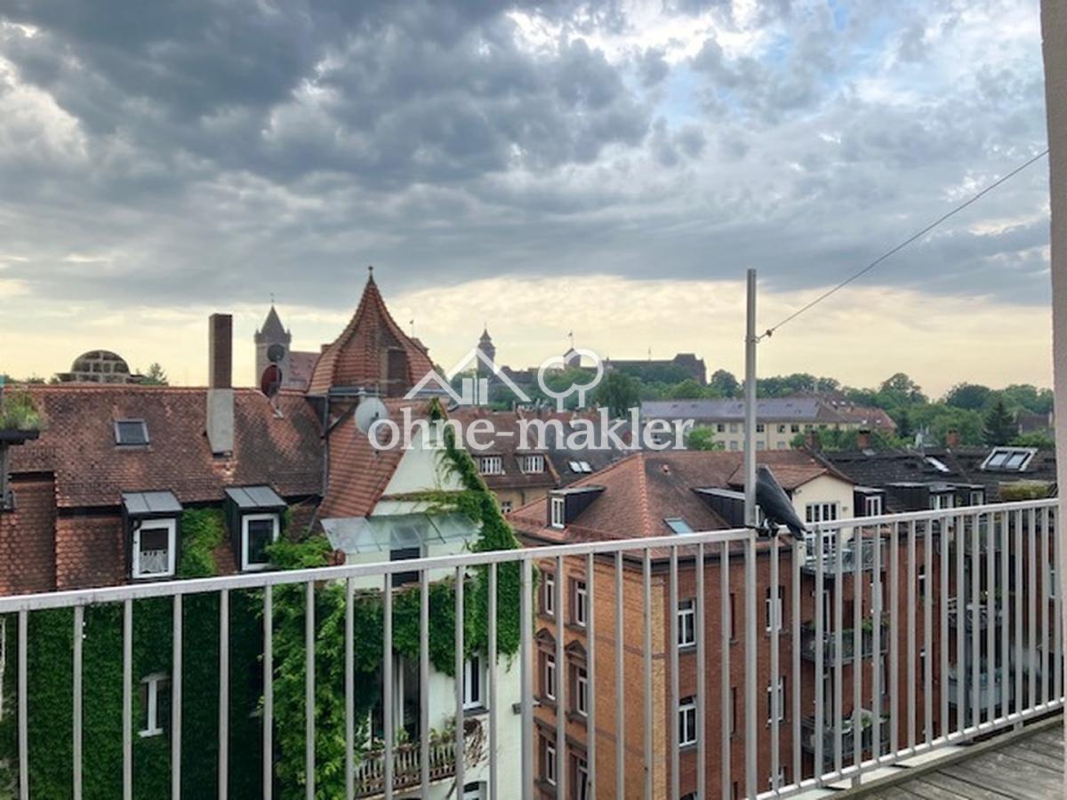 die Burg rund um die Uhr
