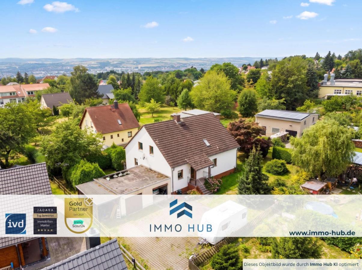Haus mit Garagen