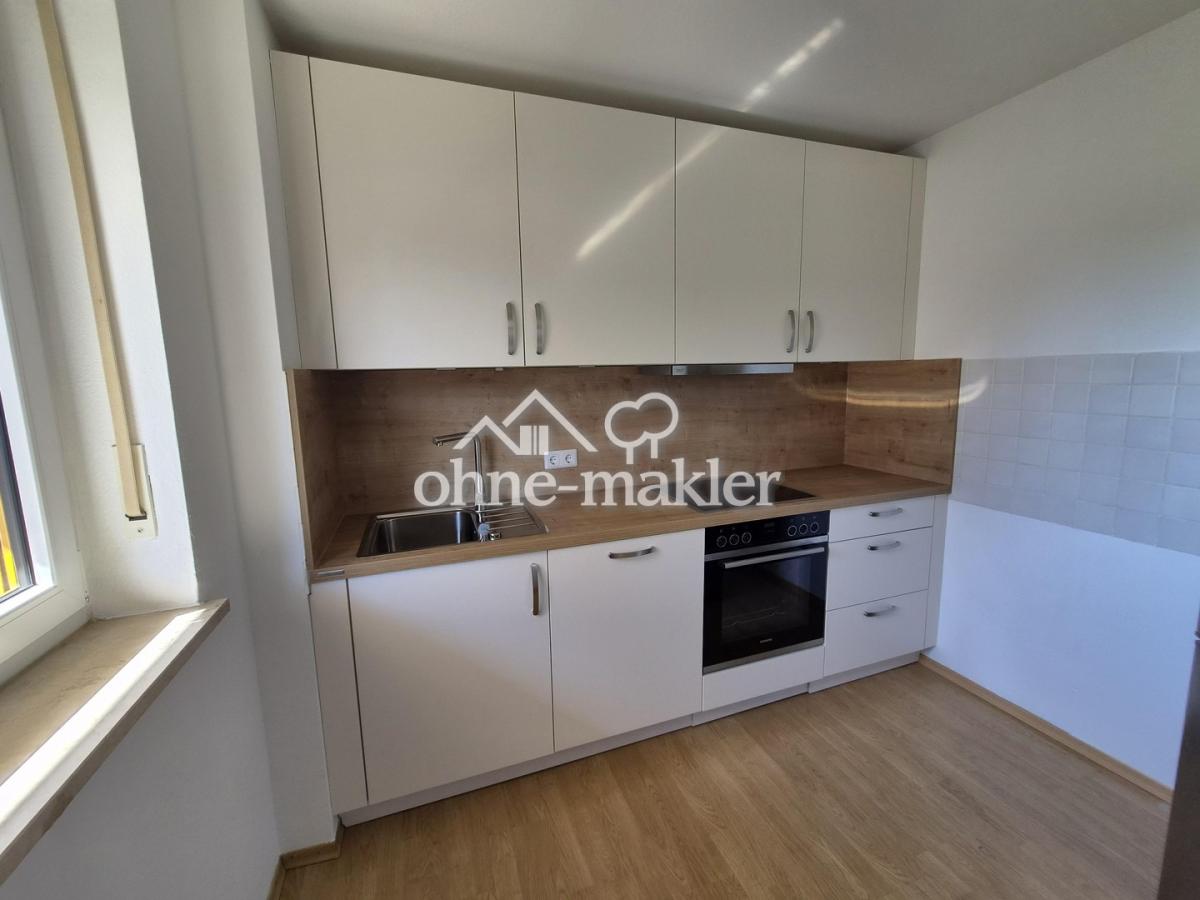 Küche mit Einbauküche