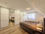 OG Schlafzimmer mit begehbarem Kleiderschrank