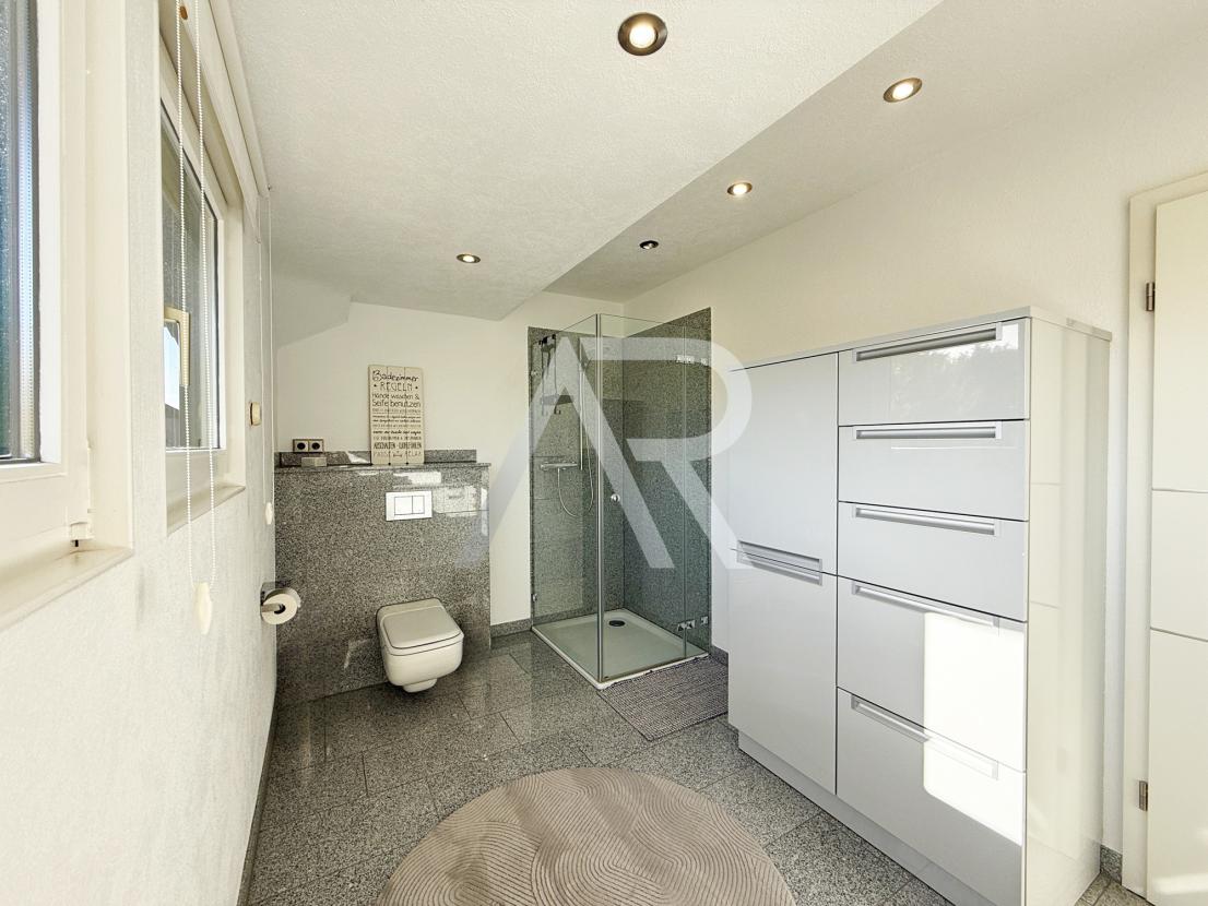 OG Badezimmer (1)