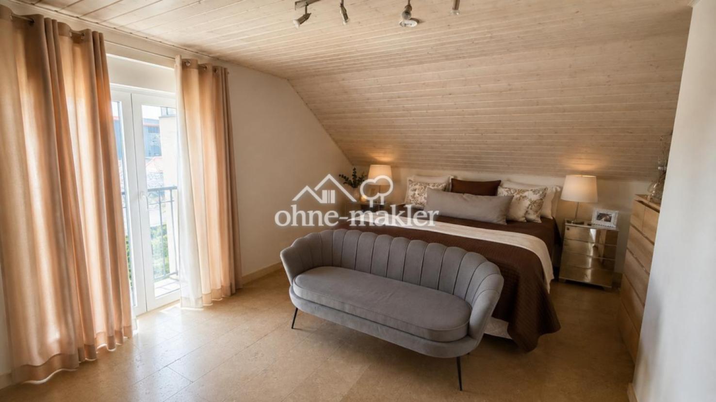 Schlafzimmer Eltern OG