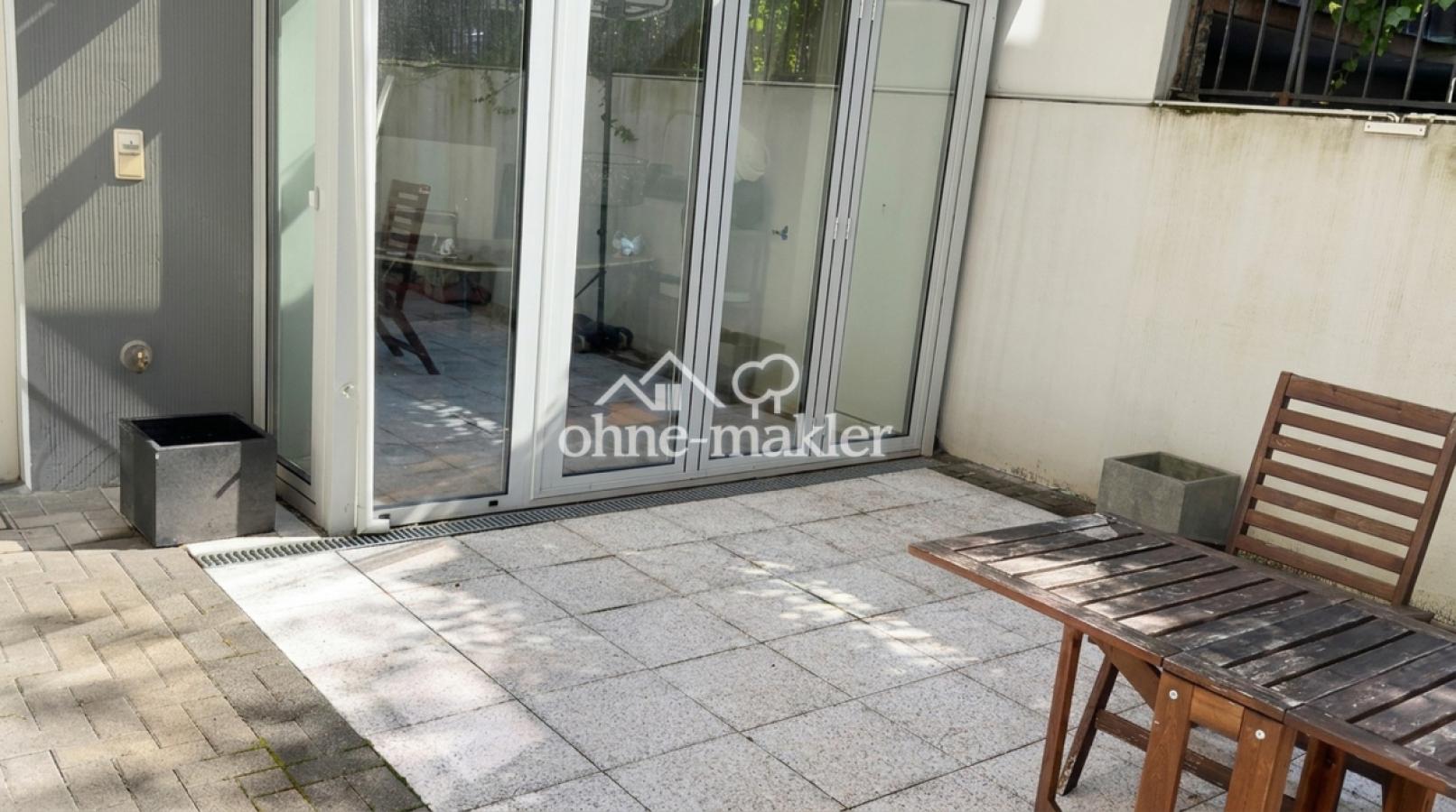 Wintergarten mit Faltglasfront