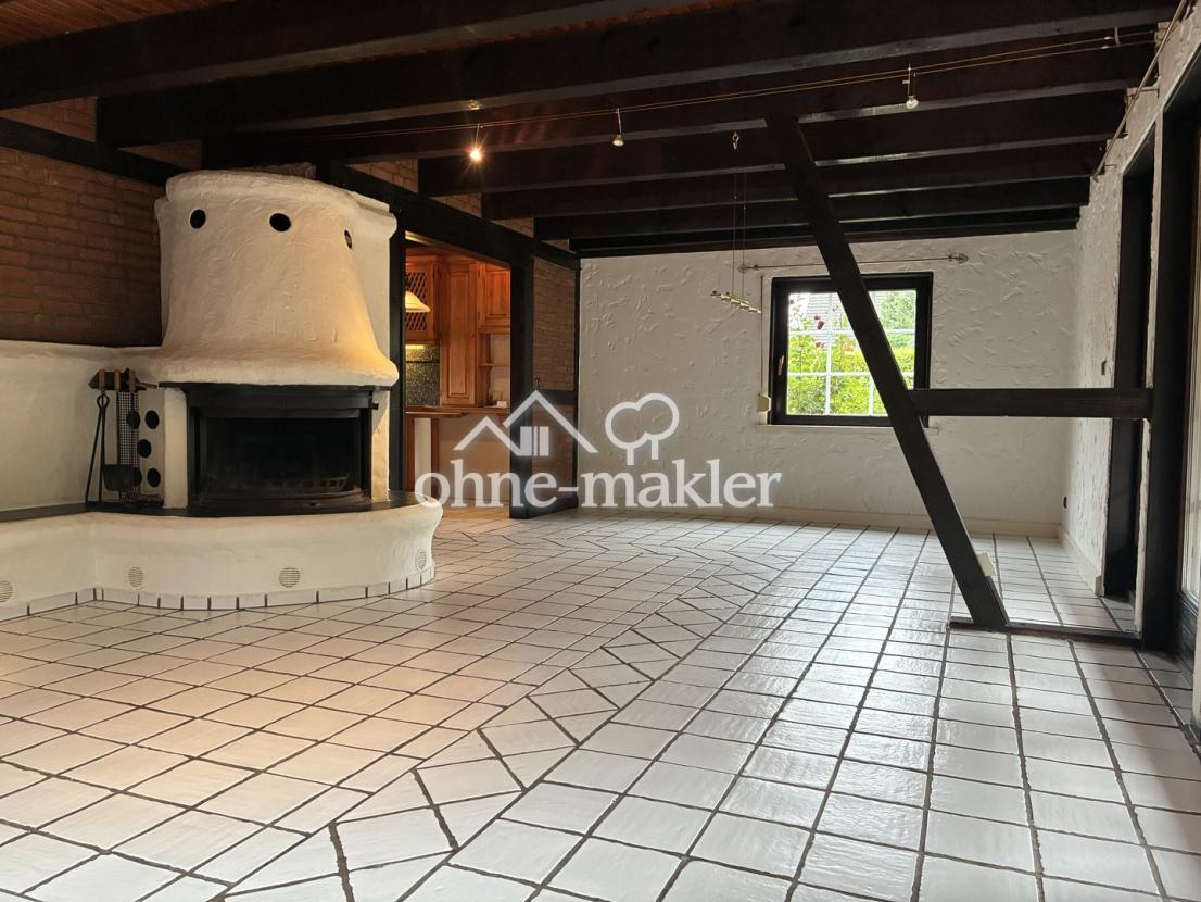 Herrlicher Kamin mit Sitzbank