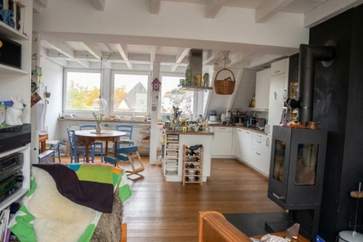 Vorderhaus Maisonette-Wohnung - Einbauküche - Essbereich