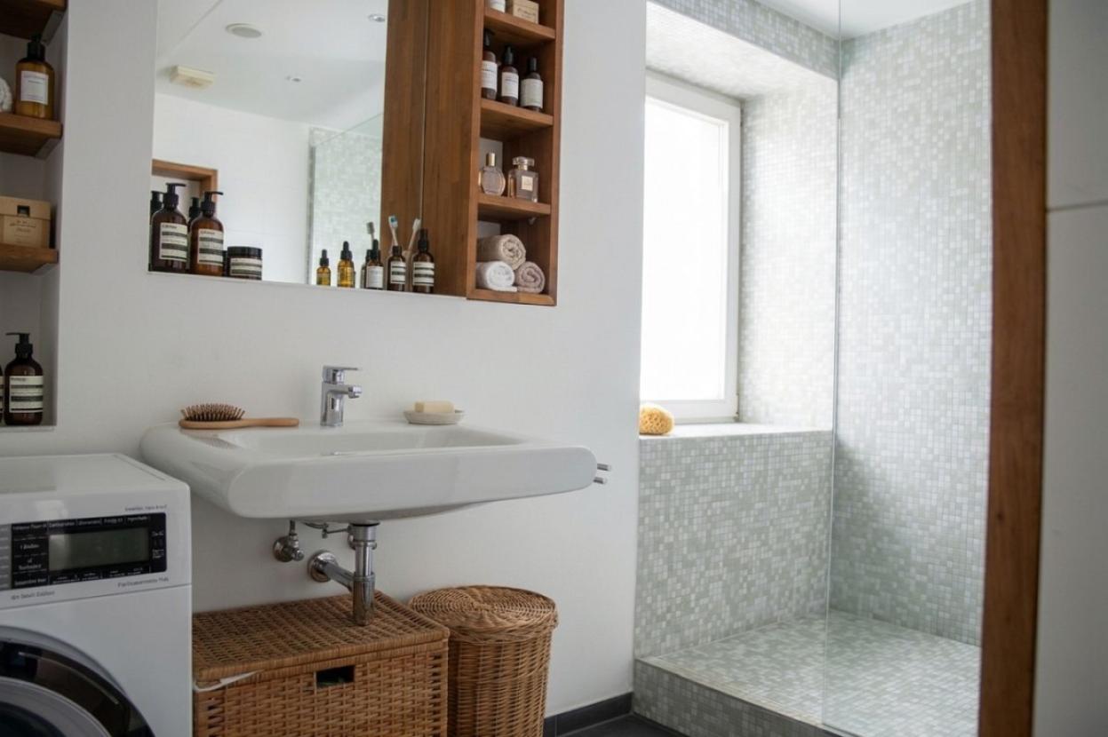 Vorderhaus Maisonette-Wohnung - Tageslichtbad