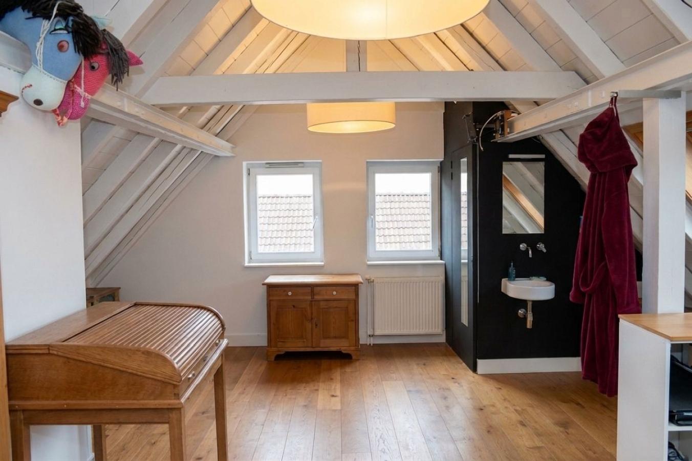 Vorderhaus Maisonette-Wohnung - ausgebauter Spitzboden