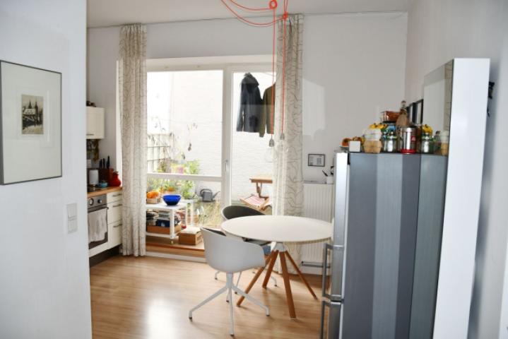 Vorderhaus Wohnung 1. OG - Wohnküche mit Balkonzugang