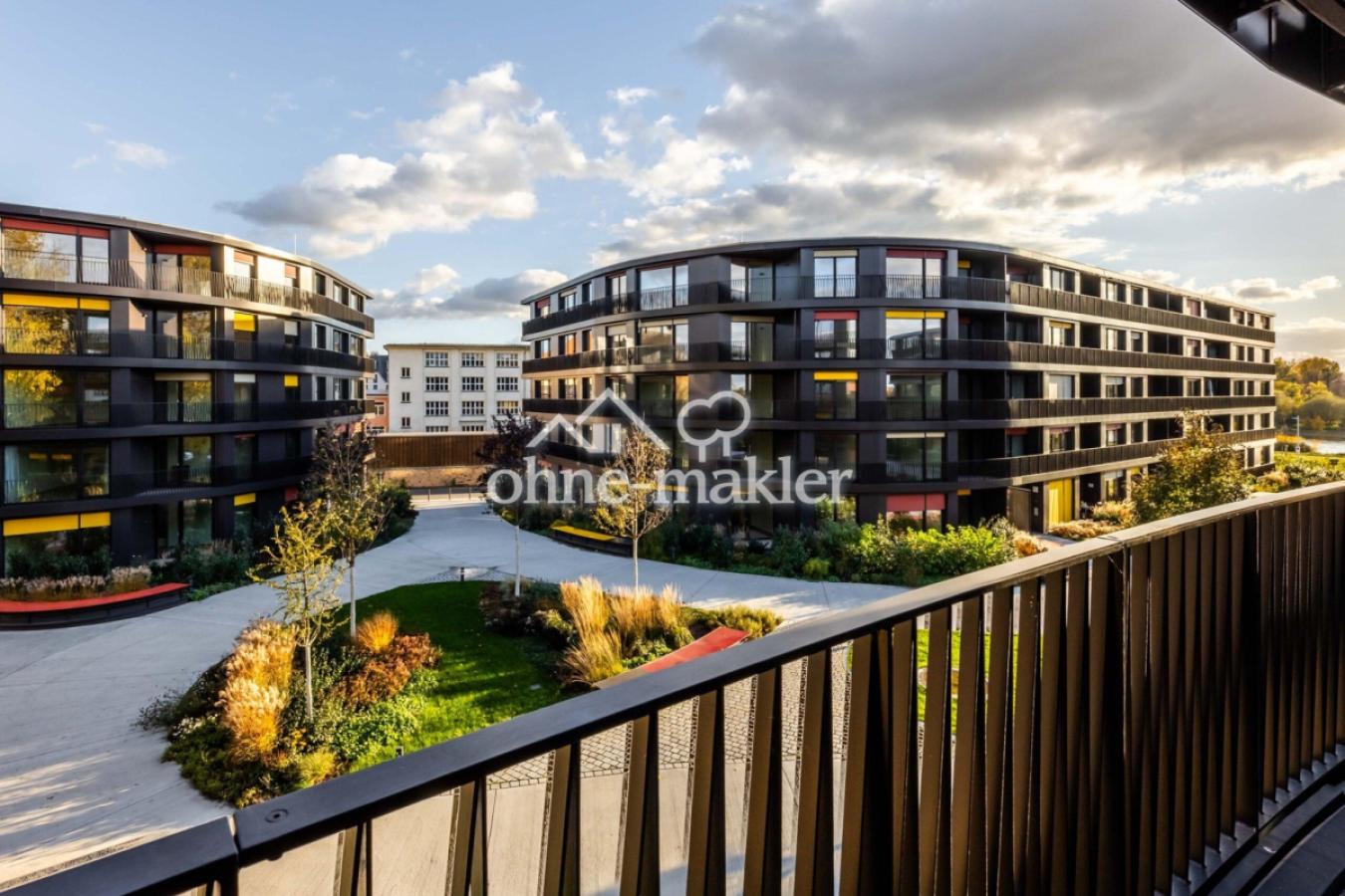 Blick vom Balkon auf Anlage