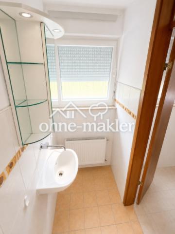 Separates WC mit Tageslicht