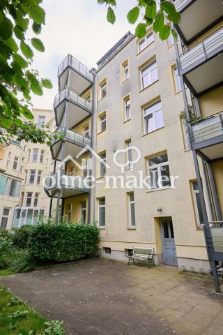 Hinterhof mit Blick zum Balkon