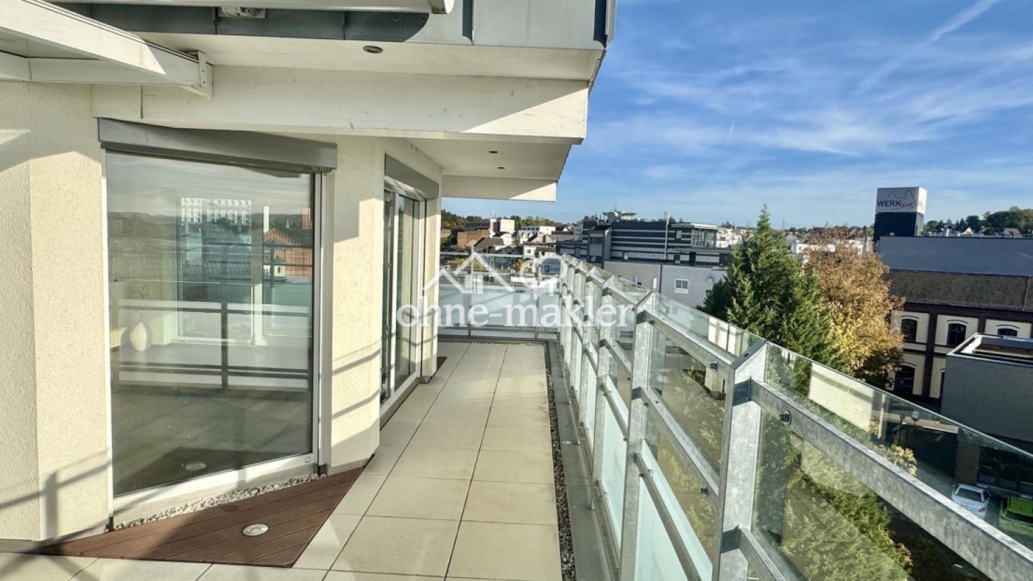 Dachterrasse vorm Wohnzimmer