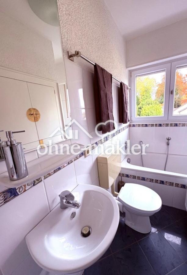 Bad mit Wanne