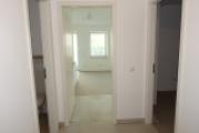 Flur mit Blick in das Wohnzimmer