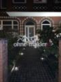 Haus bei Nacht beleuchtet