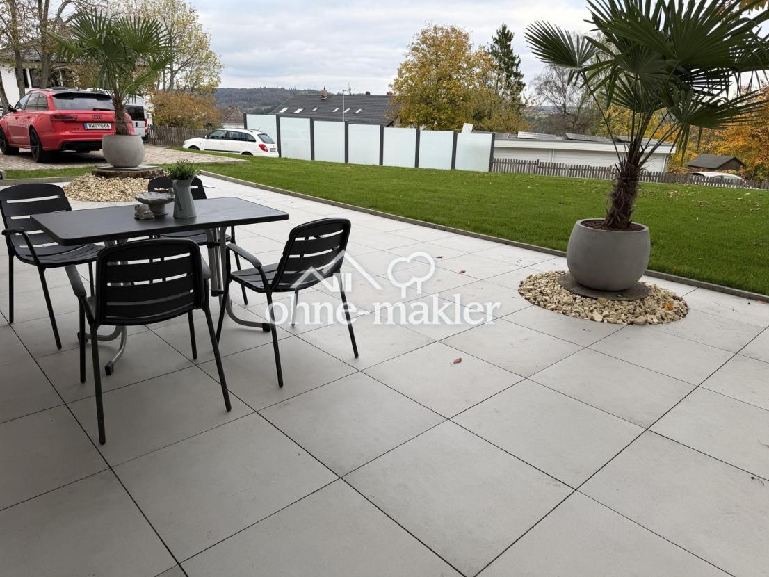 Terrasse mit Gartenblick