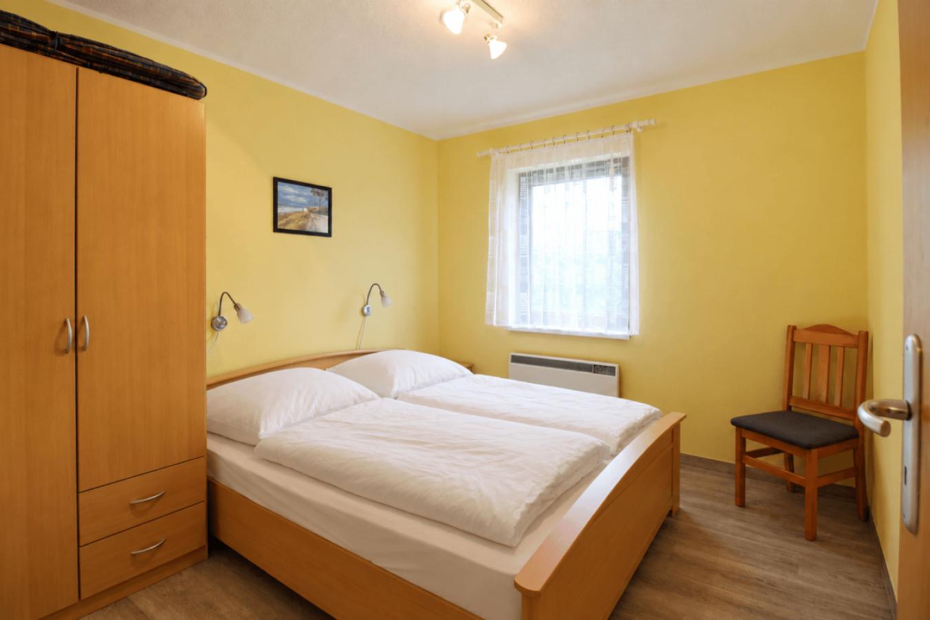 Schlafzimmer 2