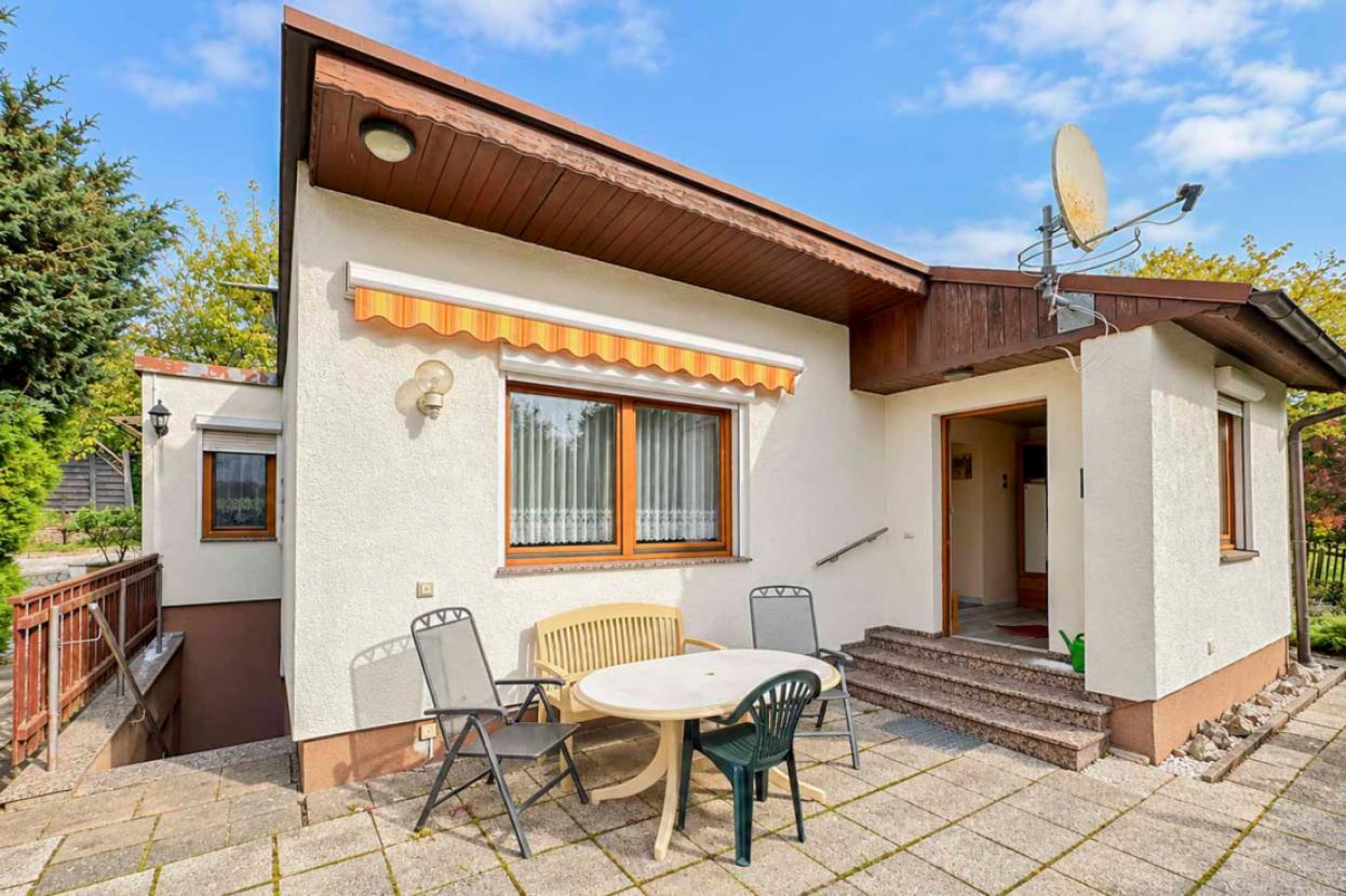 Hausansicht mit Eingang