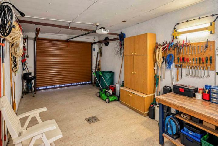 Garage mit Werkstattbereich
