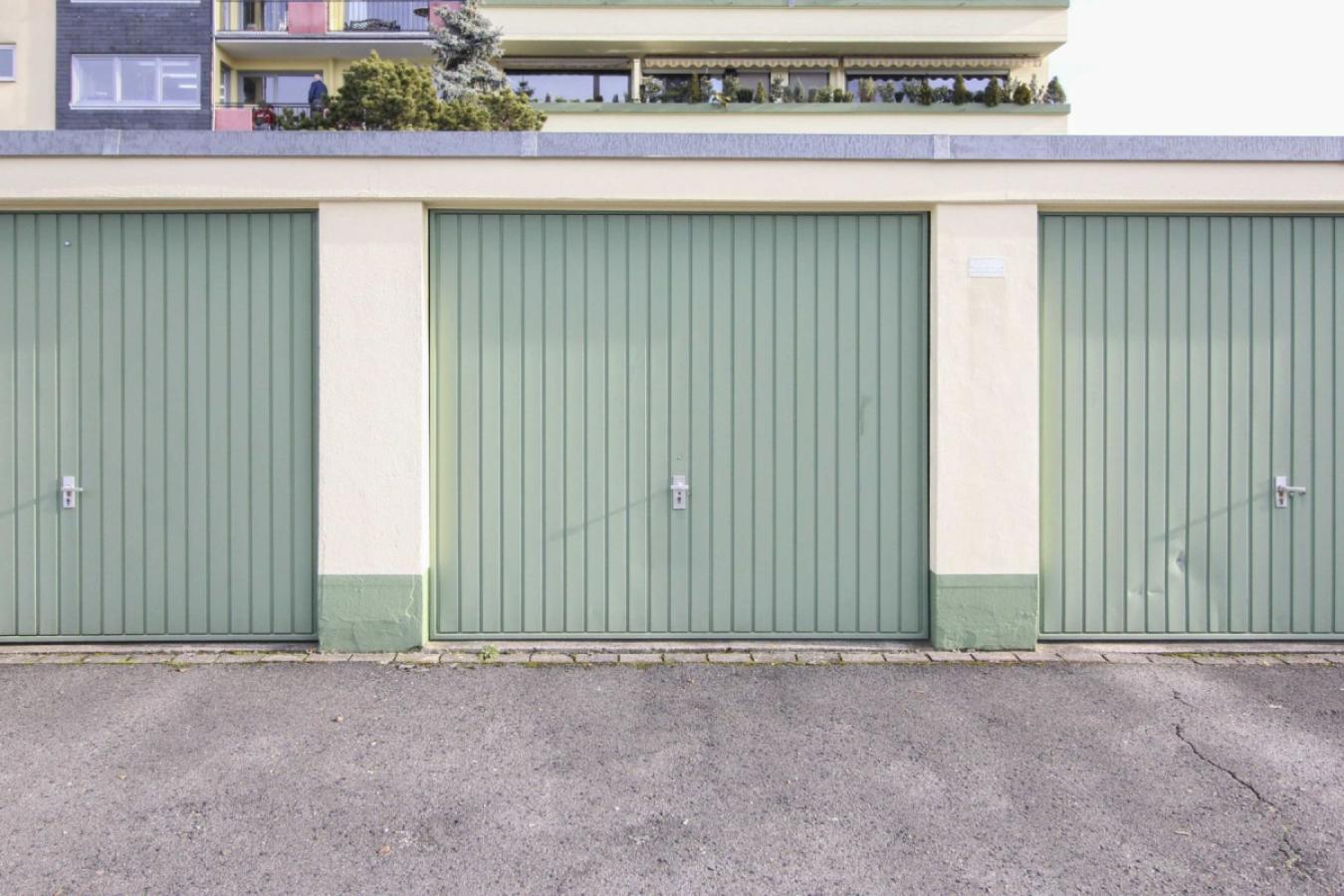 (Garage