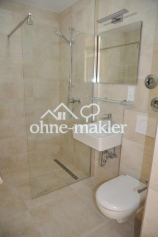 Bad mit begehbarer Dusche 