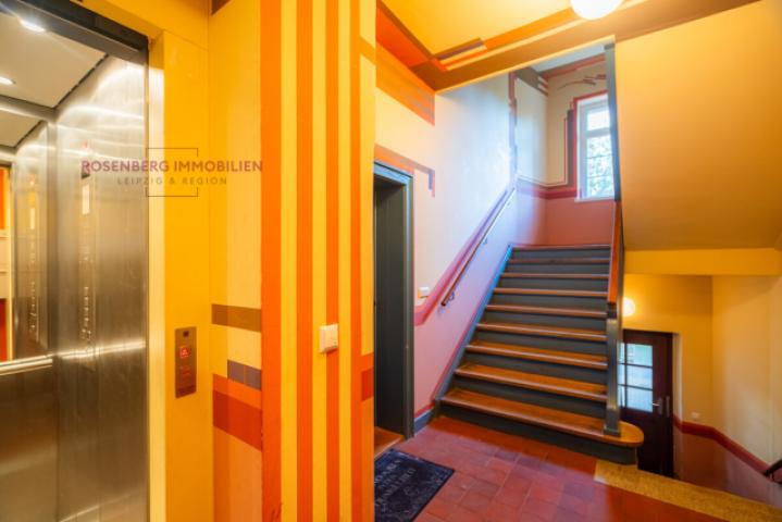 Immobilie in Leipzig/Lindenau zu verkaufen_Rosenberg Immobilien_4-Raum_Treppenhaus