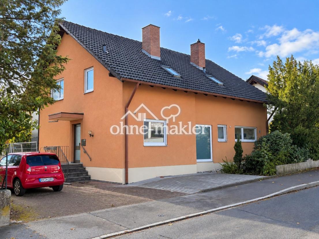 Blick von der Strasse Stellpla