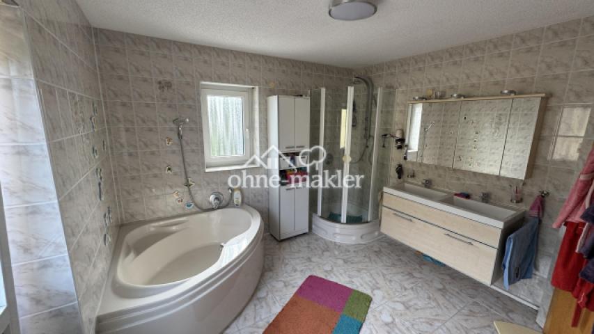 Hauptbadezimmer