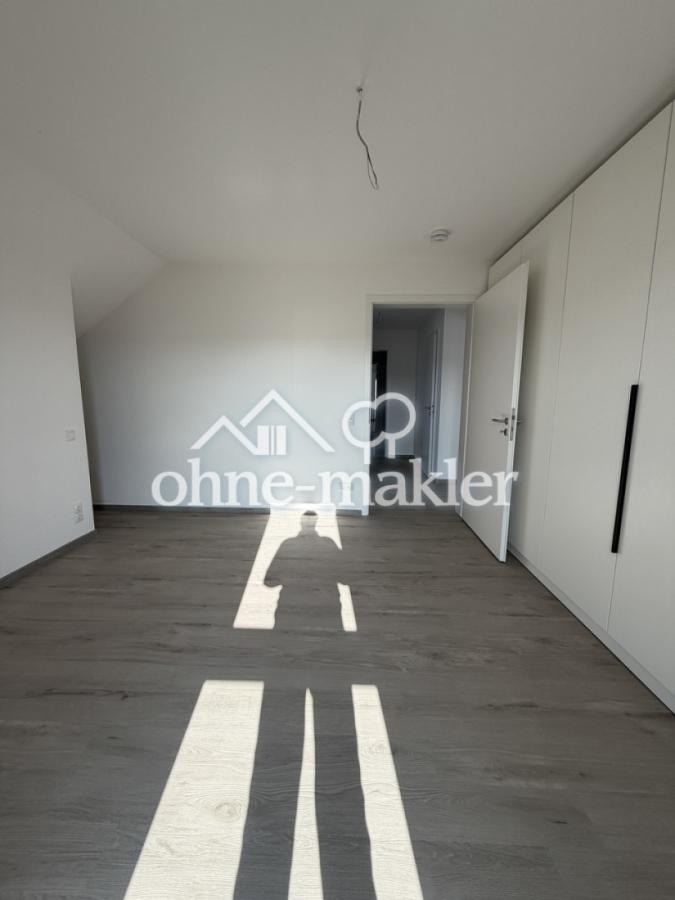Blick Schlafzimmer in Wohnung